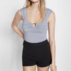 Express Keyhole silver ring top